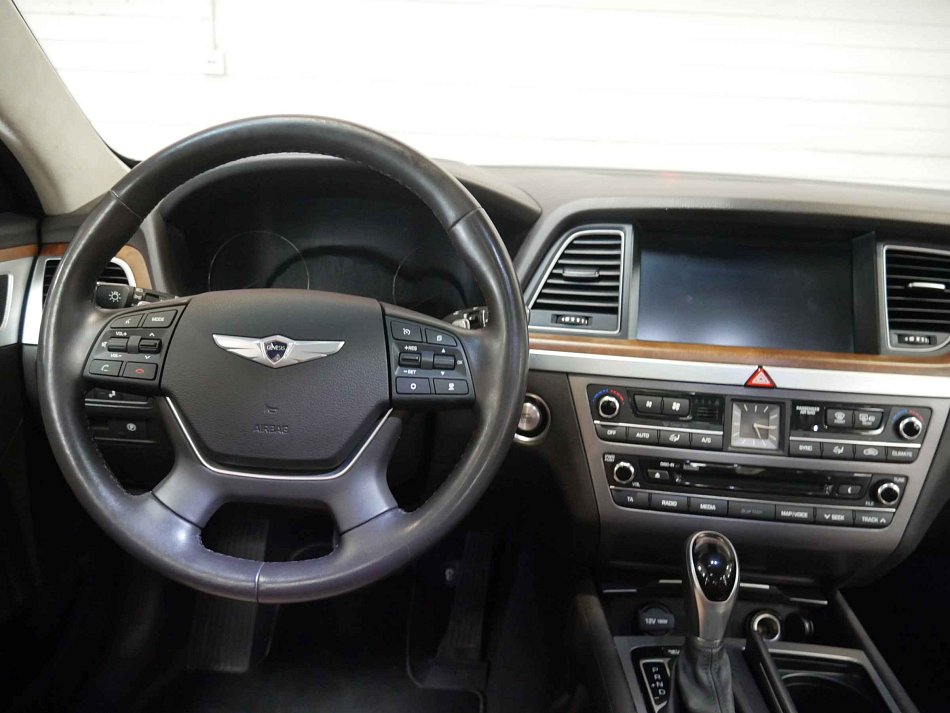 Hyundai Genesis 3.8 GDI V6  4x4
