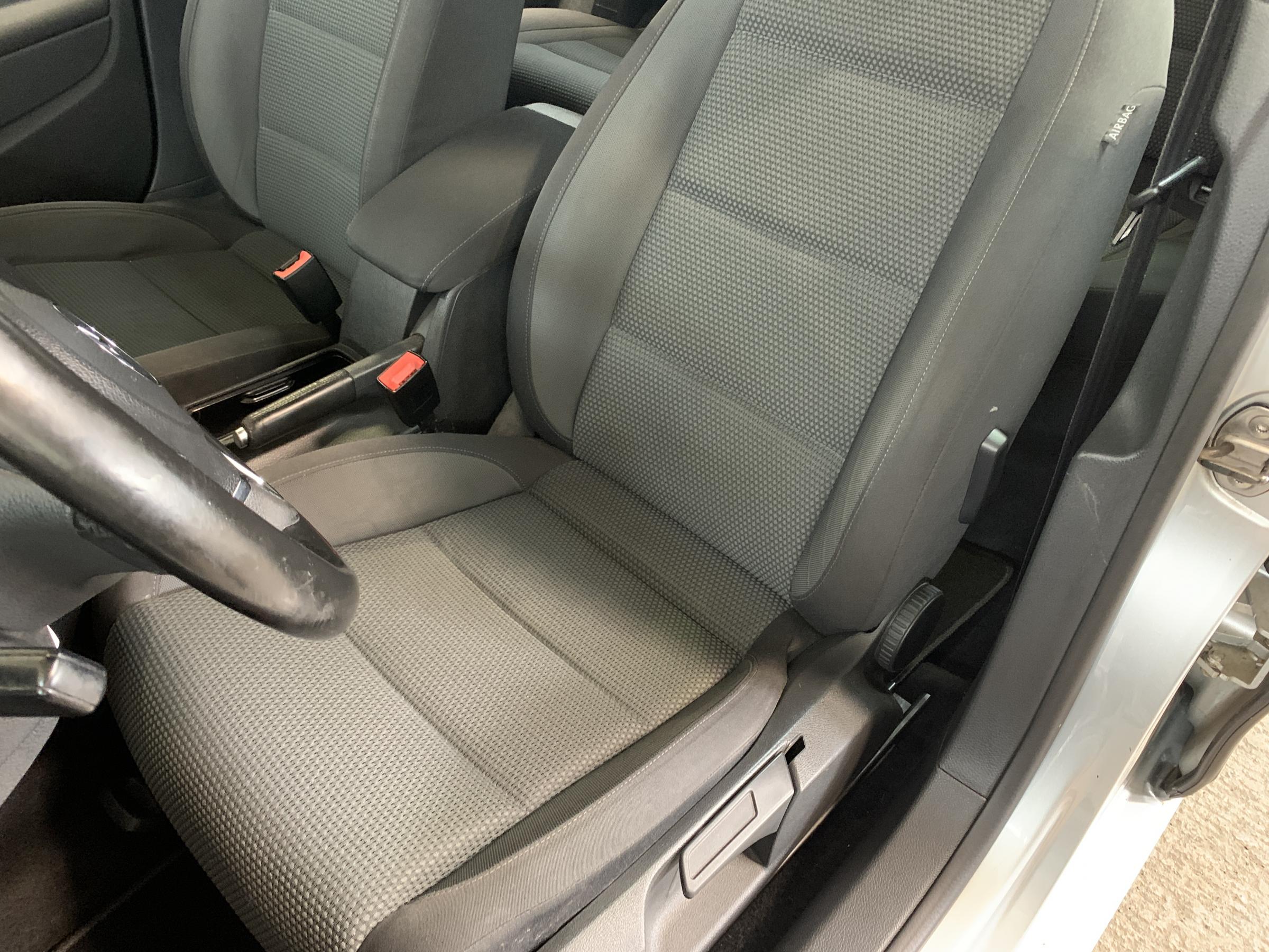 Volkswagen Golf, 2009 - pohled č. 10