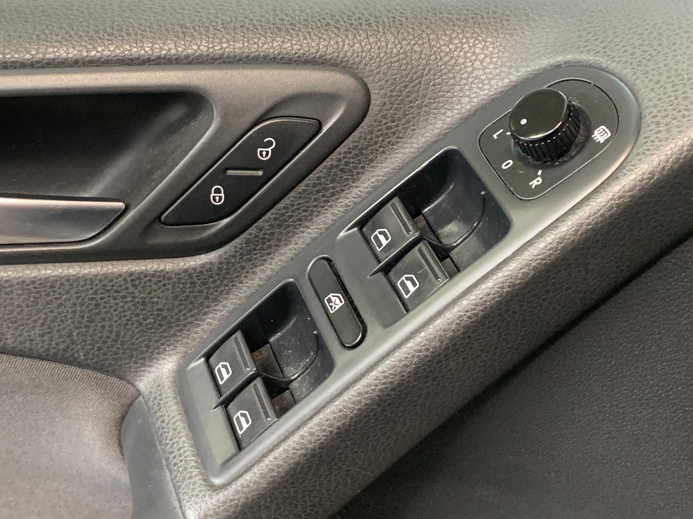 Volkswagen Golf, 2009 - pohled č. 19