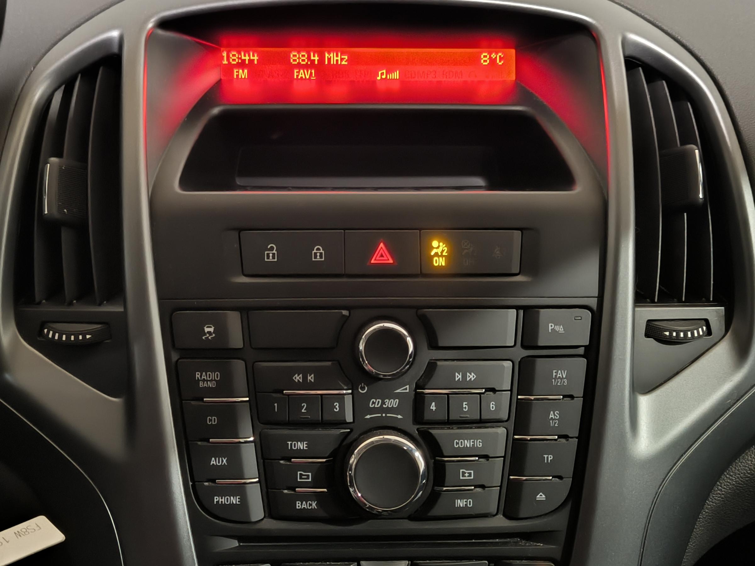 Opel Astra, 2013 - pohled č. 14