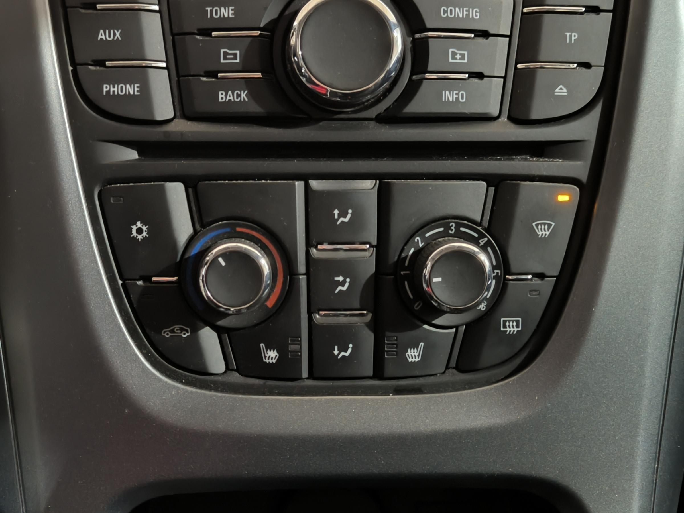 Opel Astra, 2013 - pohled č. 15