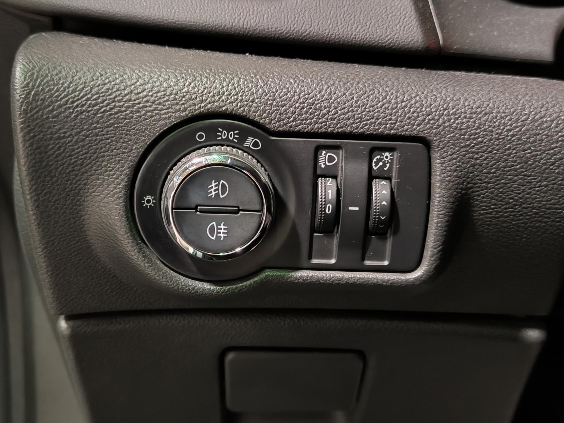 Opel Astra, 2013 - pohled č. 16