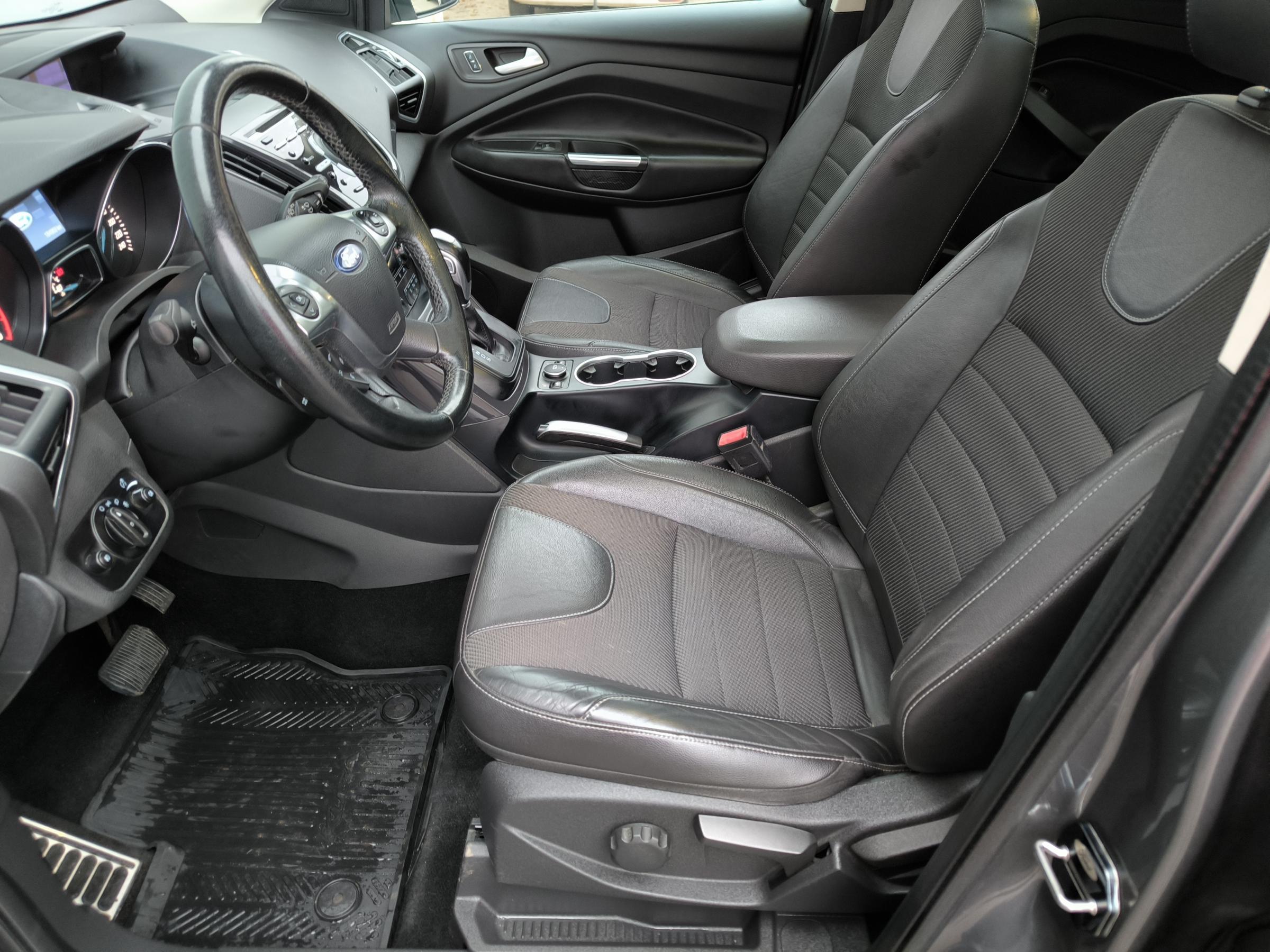 Ford Kuga, 2014 - pohled č. 9