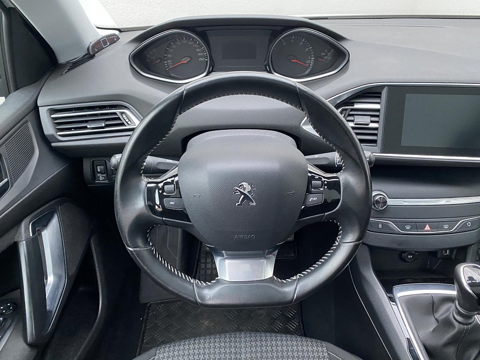Peugeot 308 1.2i 
