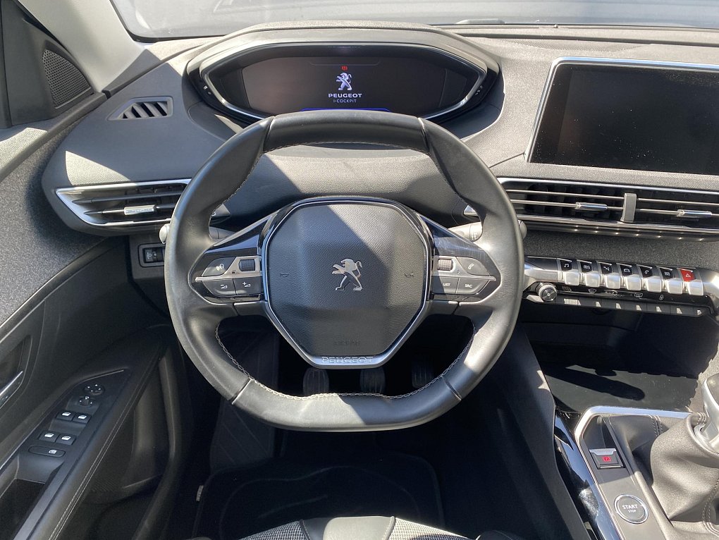 Peugeot 3008 1.2 PT Allure