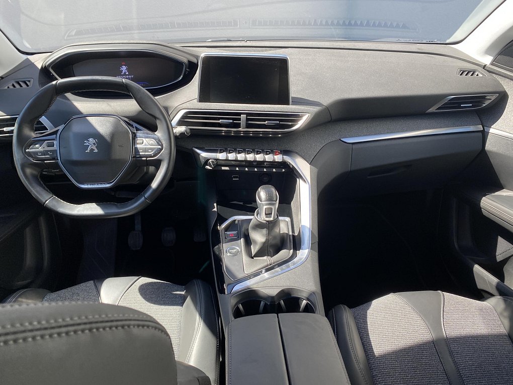 Peugeot 3008 1.2 PT Allure