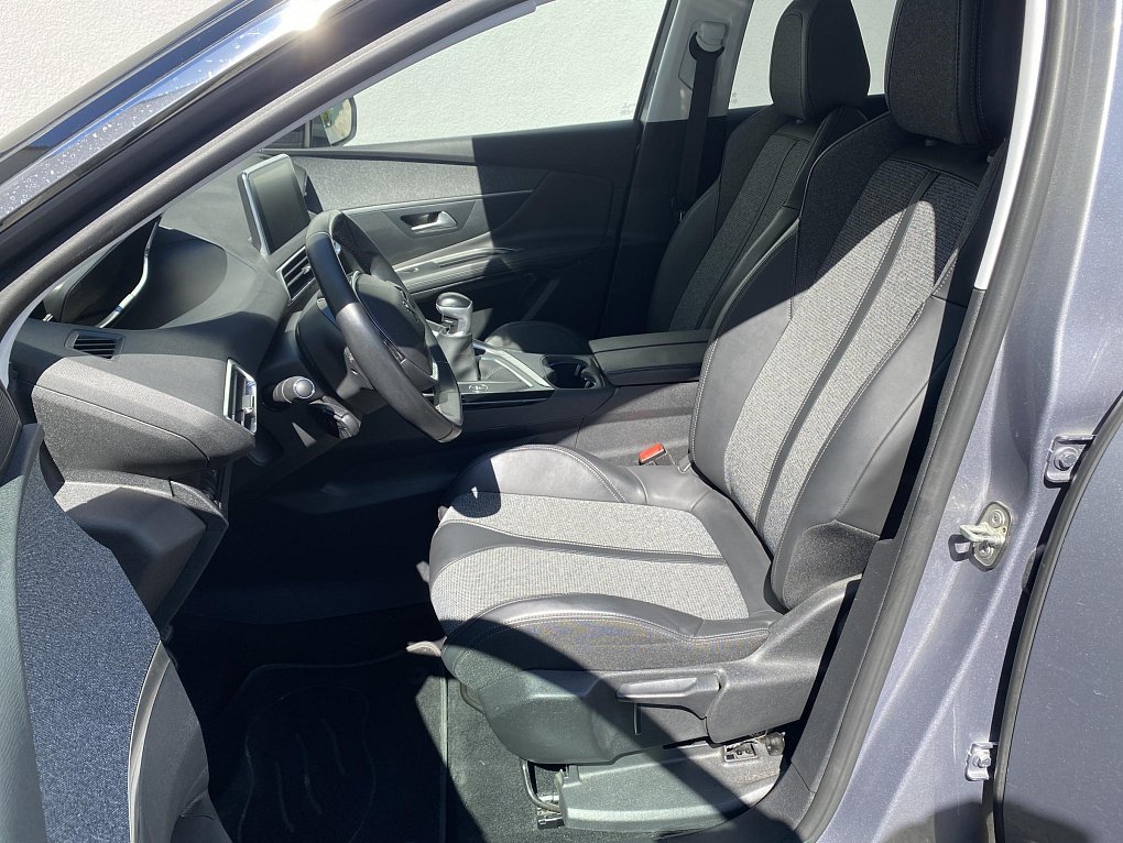 Peugeot 3008 1.2 PT Allure