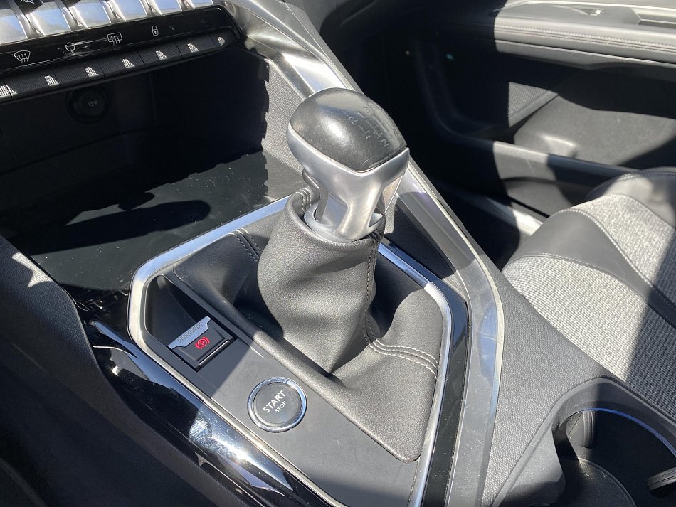 Peugeot 3008 1.2 PT Allure
