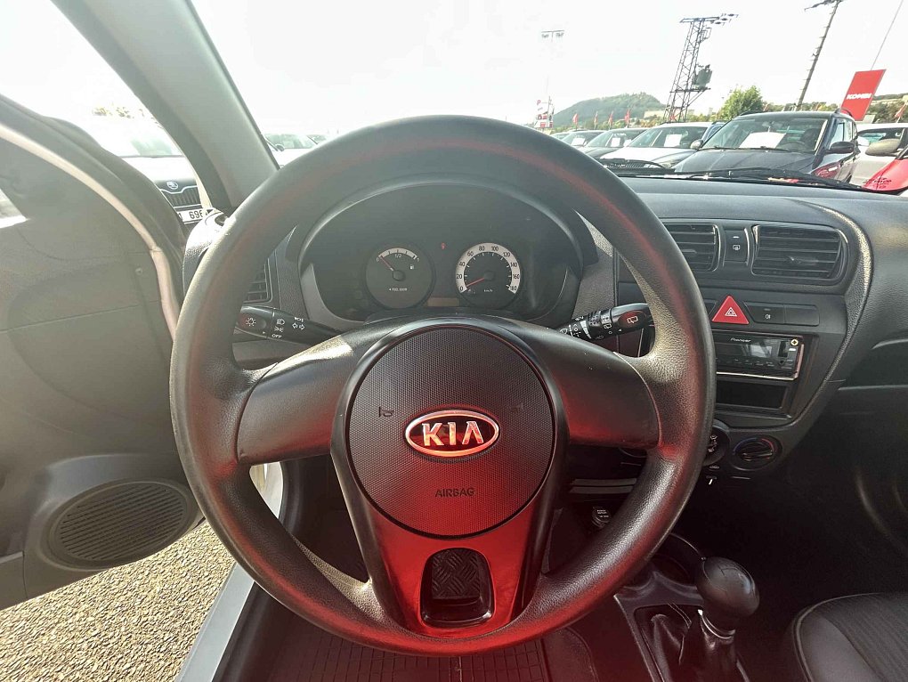 Kia Picanto 1.0i 