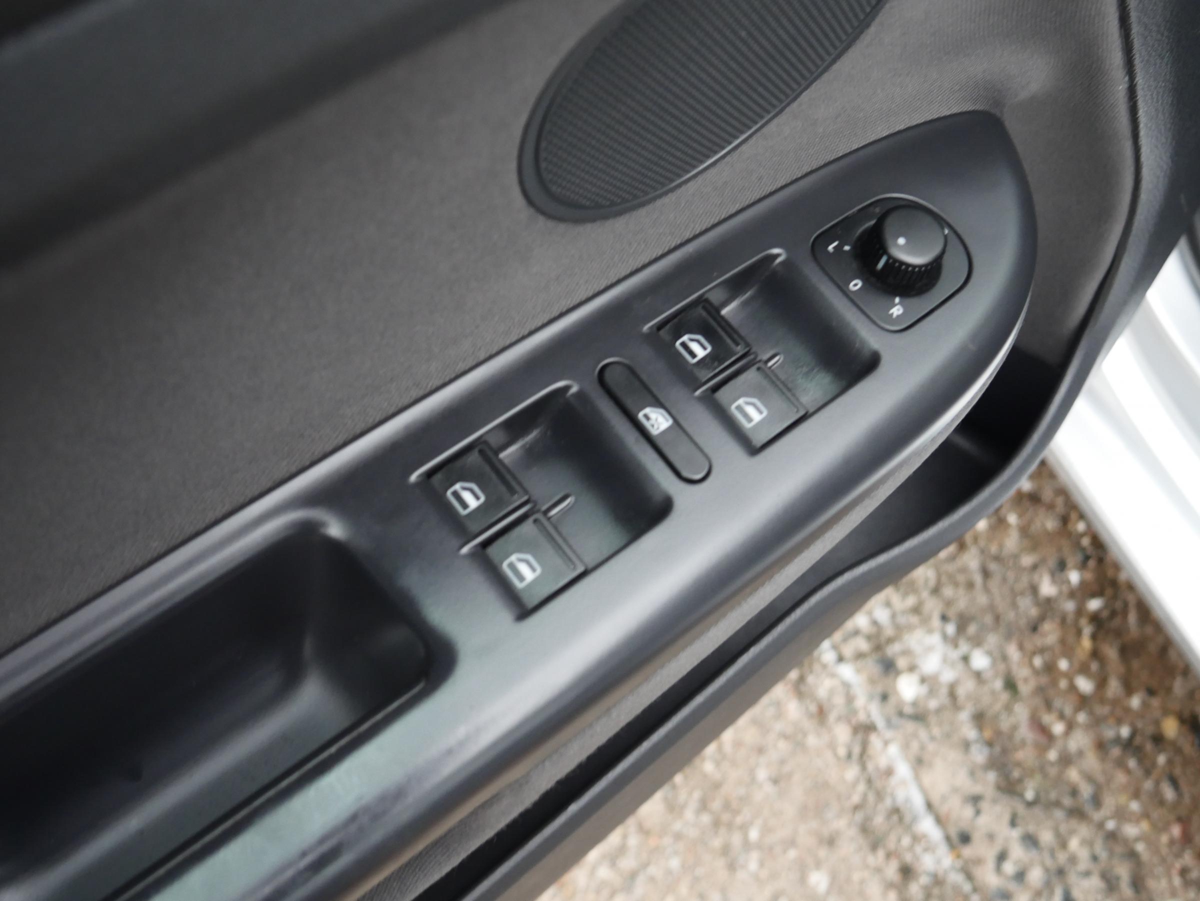 Volkswagen Golf Plus, 2008 - pohled č. 15