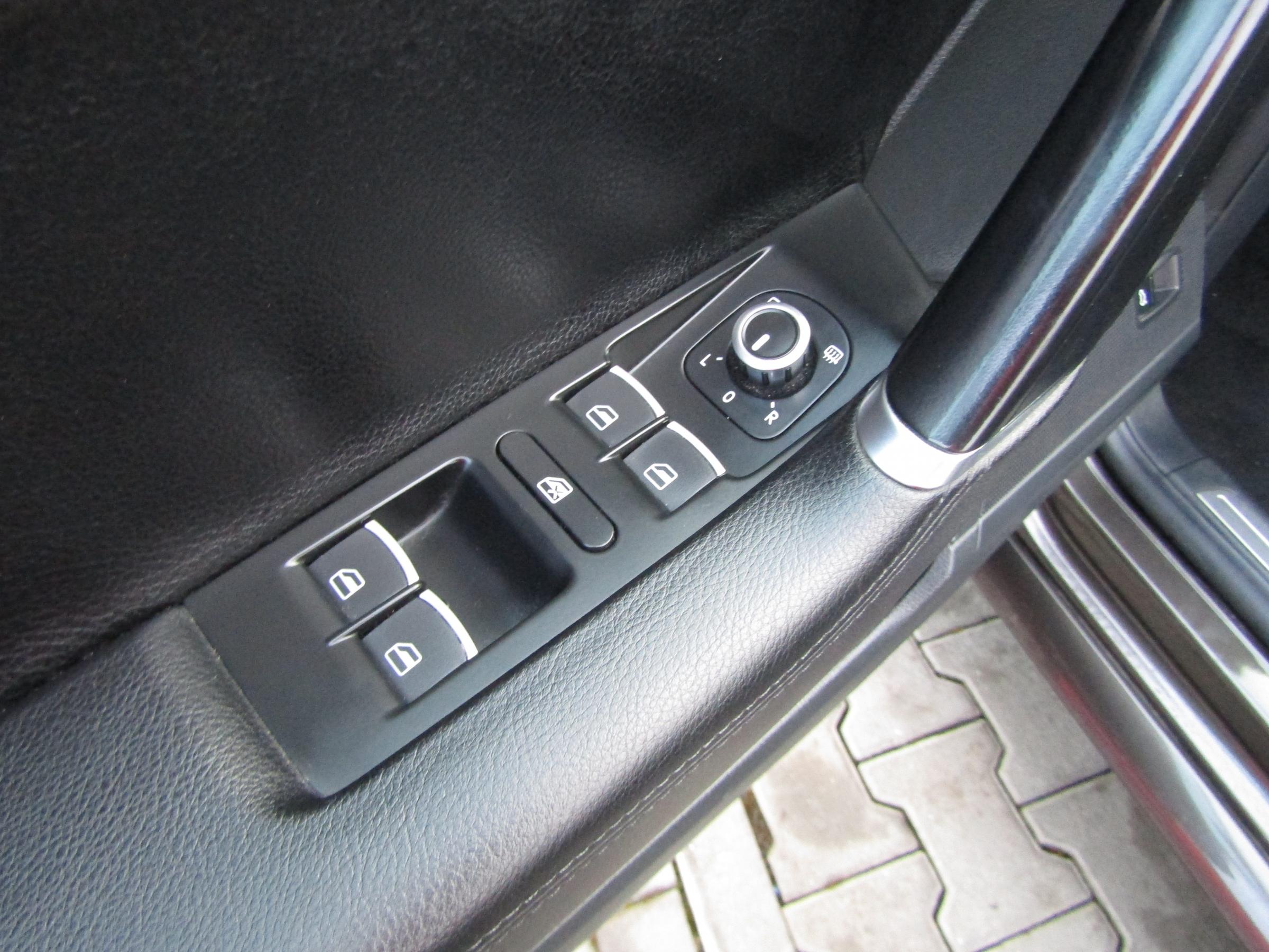 Volkswagen Passat, 2014 - pohled č. 12