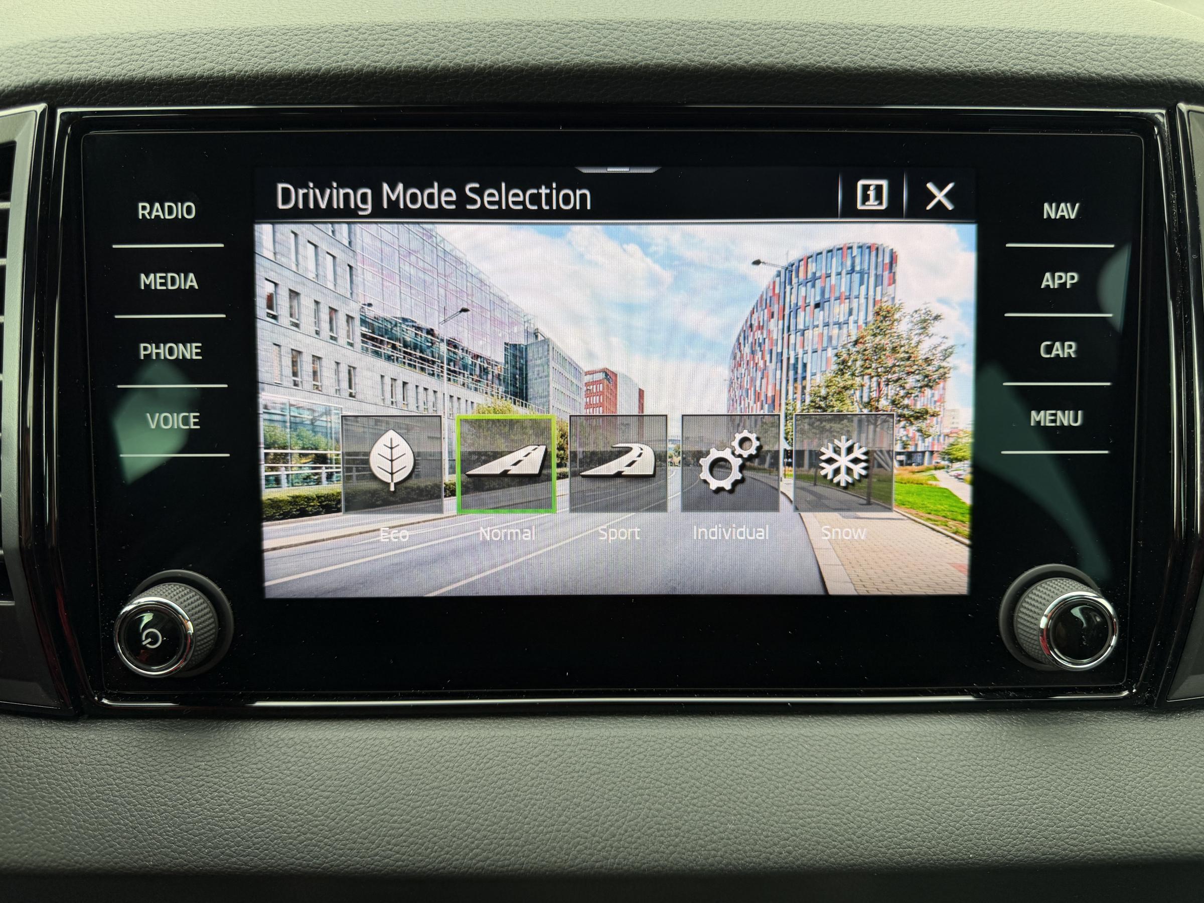 Škoda Karoq, 2025 - pohled č. 15