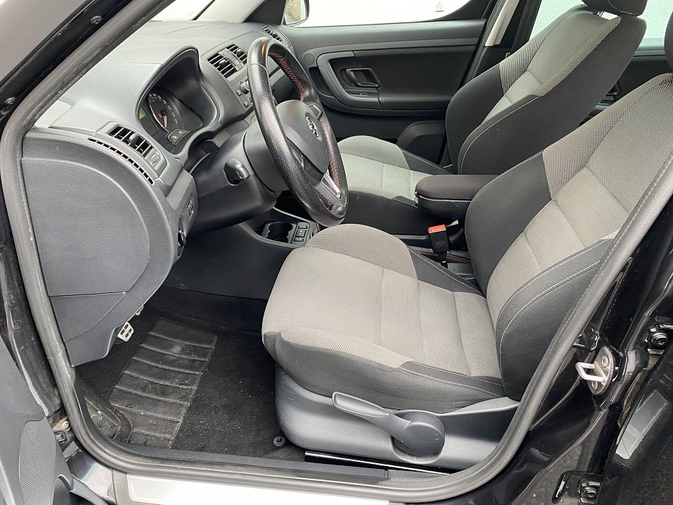 Škoda Roomster 1.2 TSi Noire