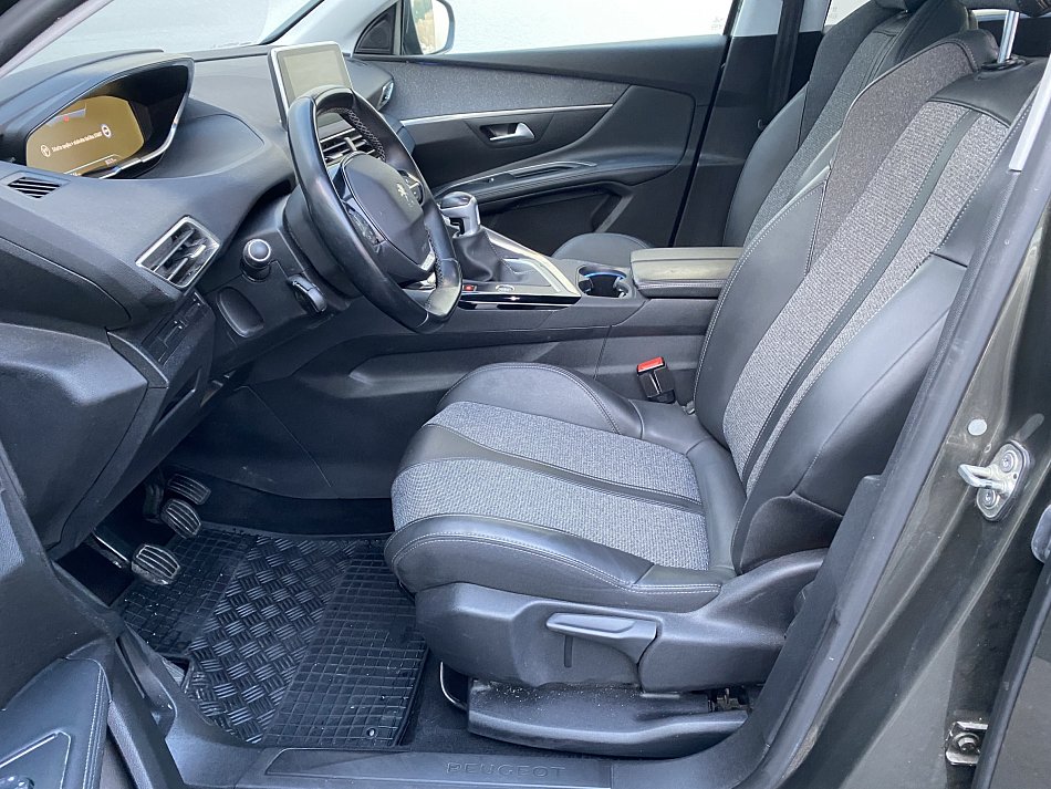 Peugeot 5008 1.5 HDi Allure 7míst