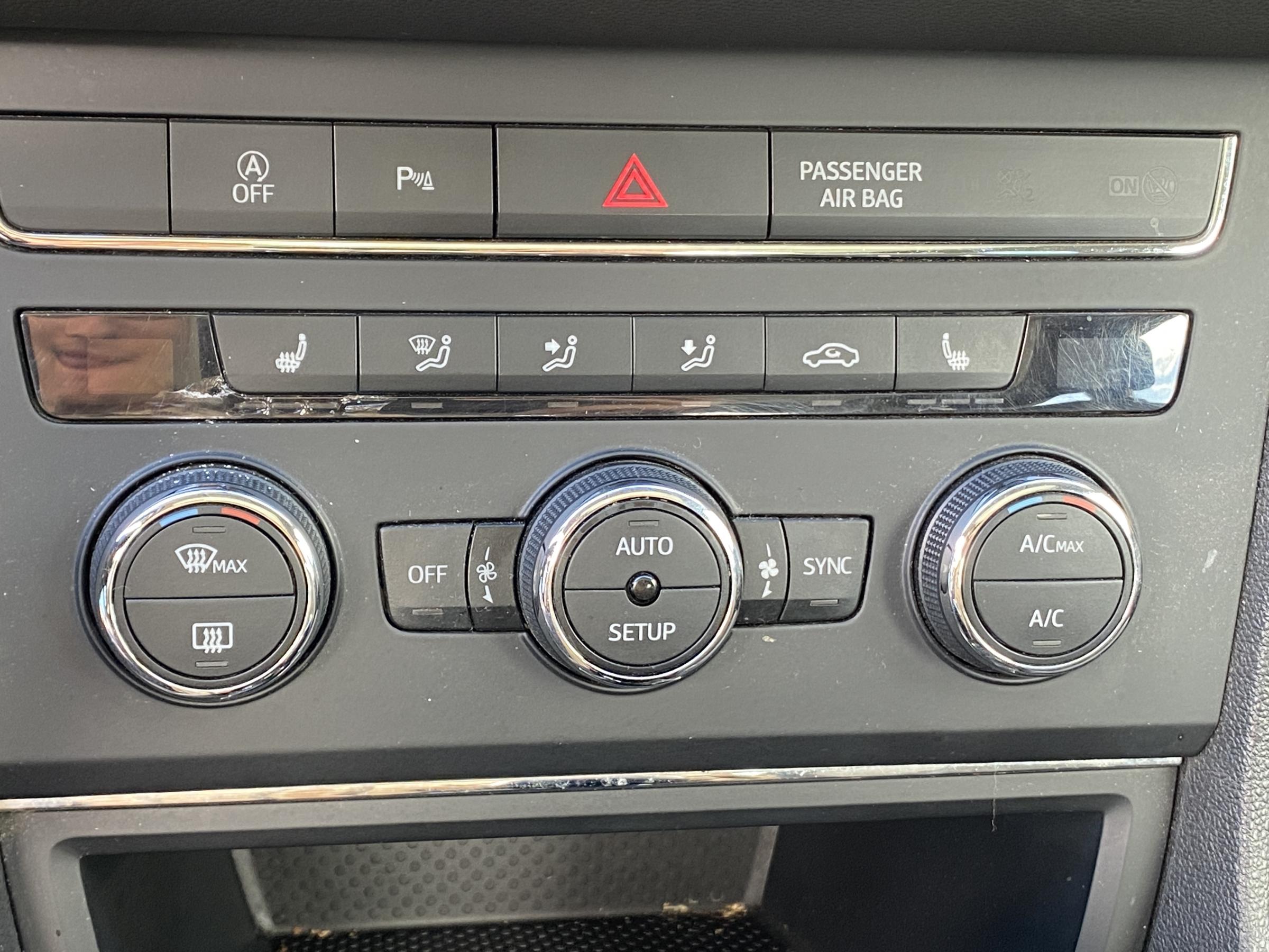 Seat Leon, 2015 - pohled č. 15