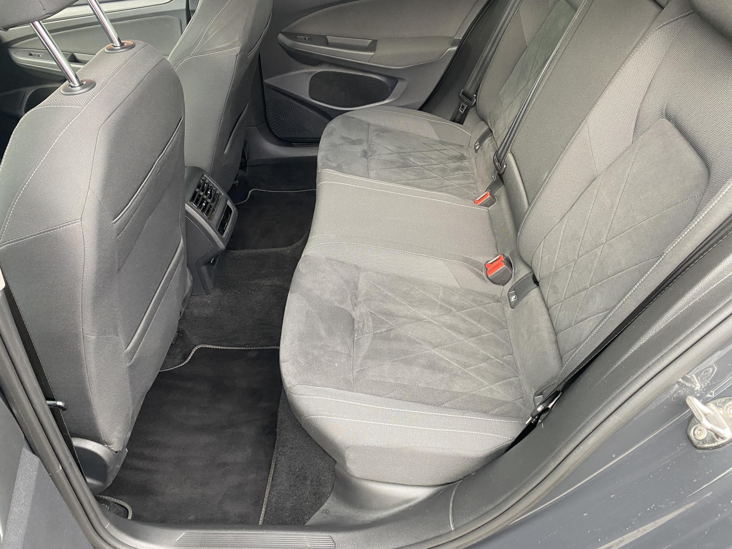 Volkswagen Golf, 2022 - pohled č. 10