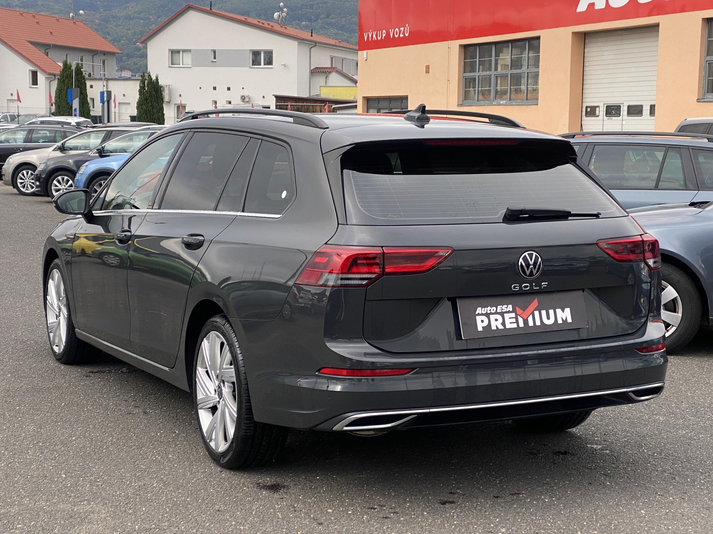 Volkswagen Golf, 2022 - pohled č. 4