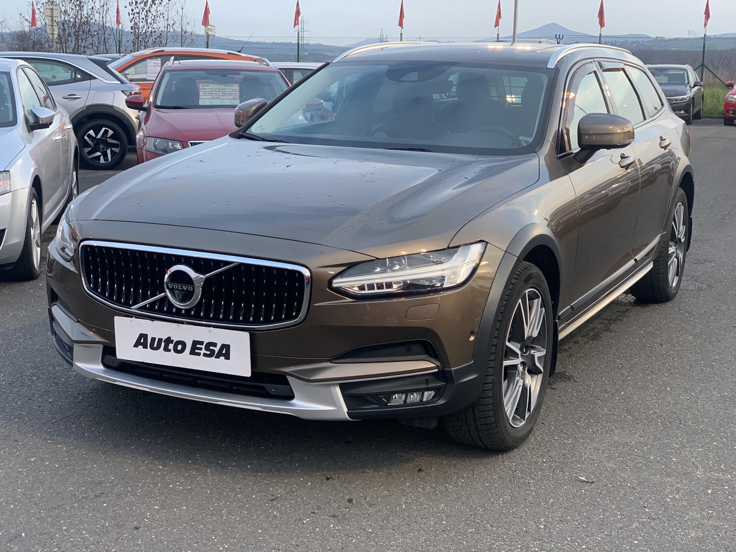Volvo V90, 2017 - pohled č. 3