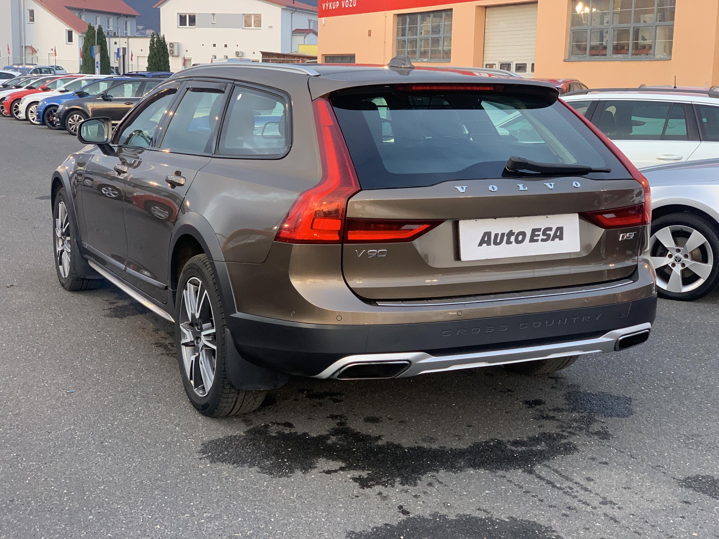 Volvo V90, 2017 - pohled č. 4