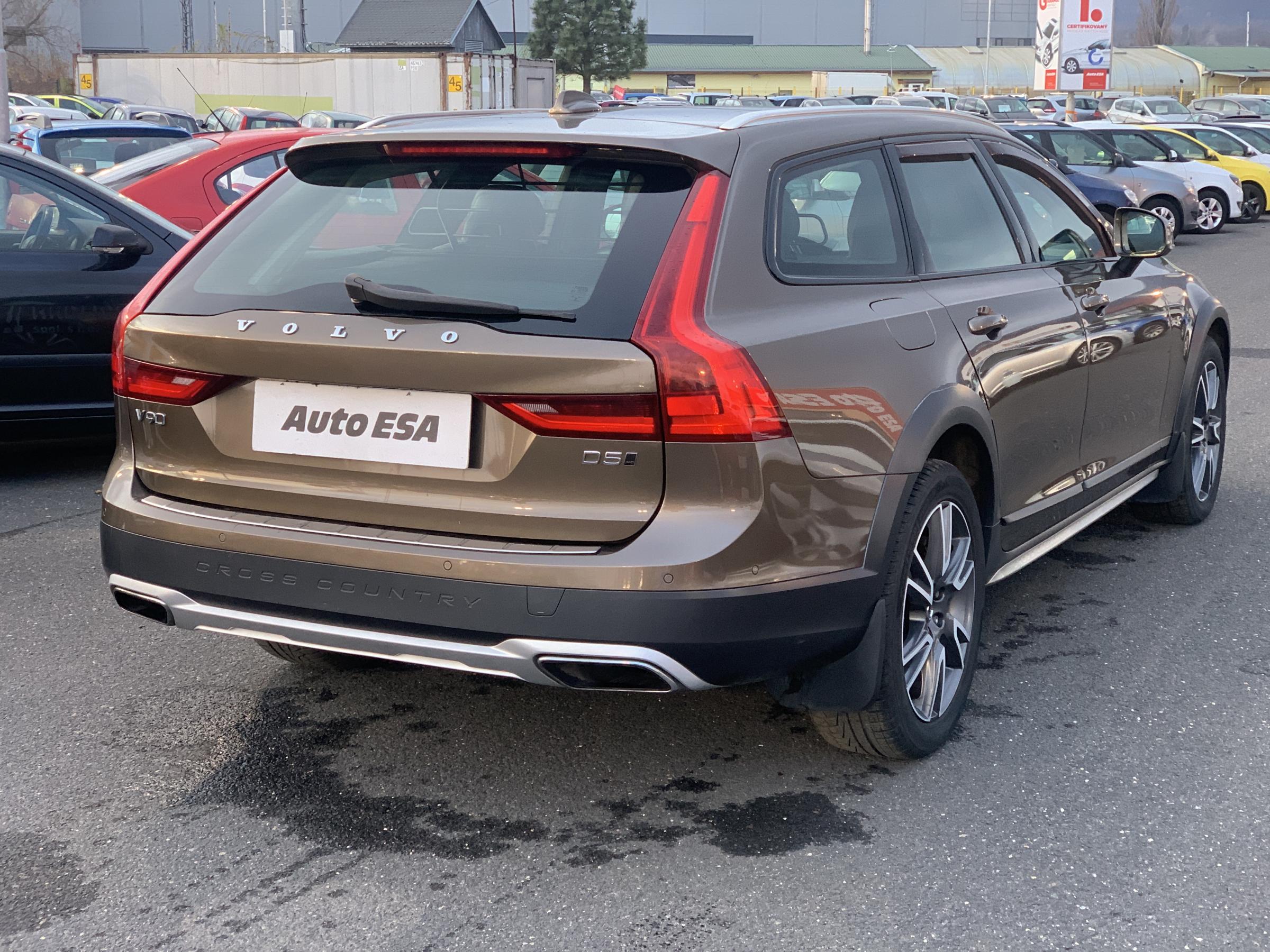 Volvo V90, 2017 - pohled č. 6