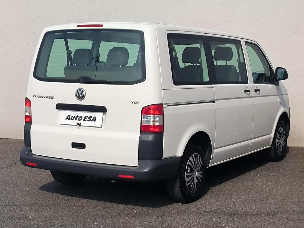 Volkswagen Transporter 2.0TDi  9míst