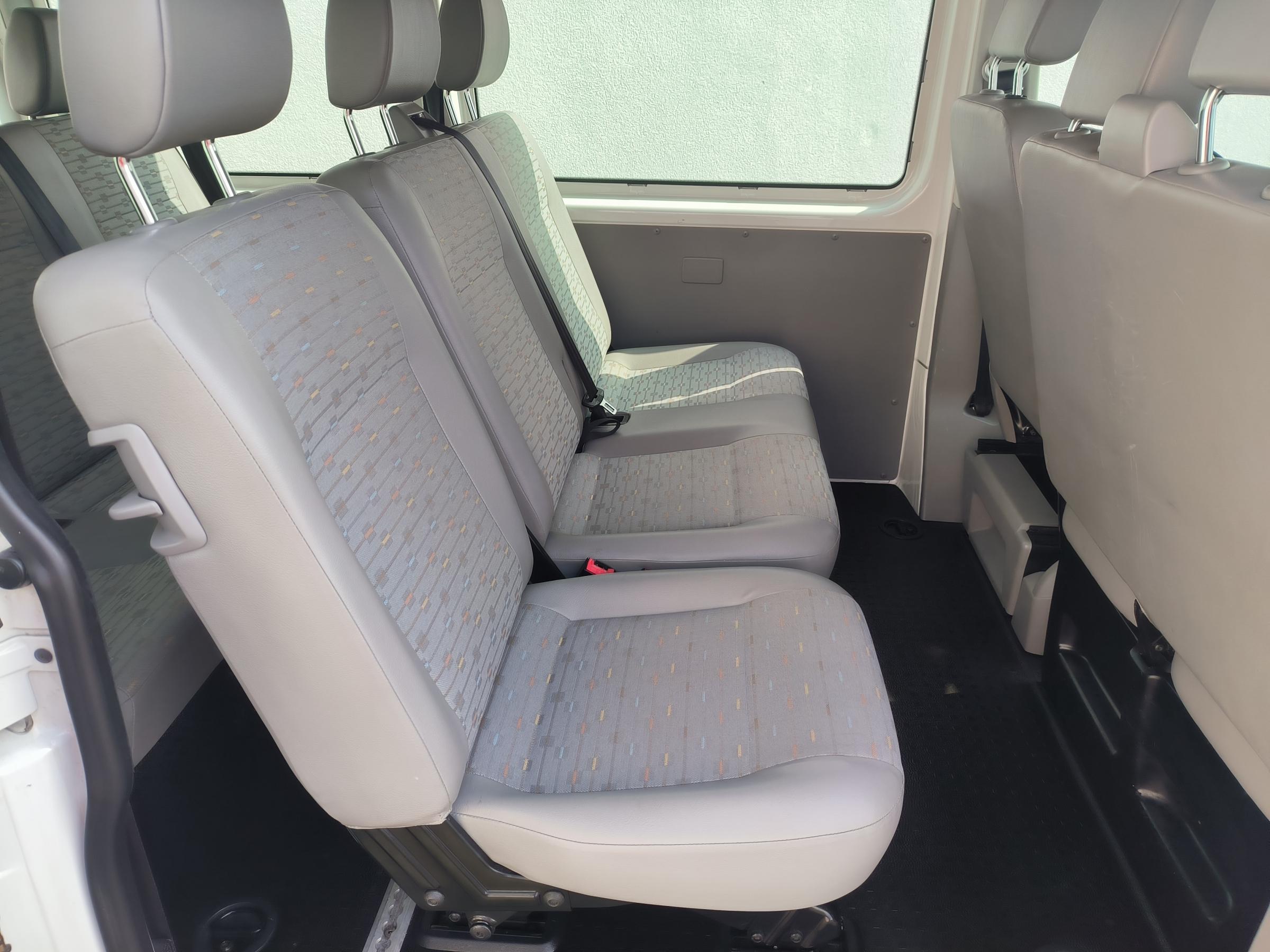 Volkswagen Transporter, 2010 - pohled č. 10