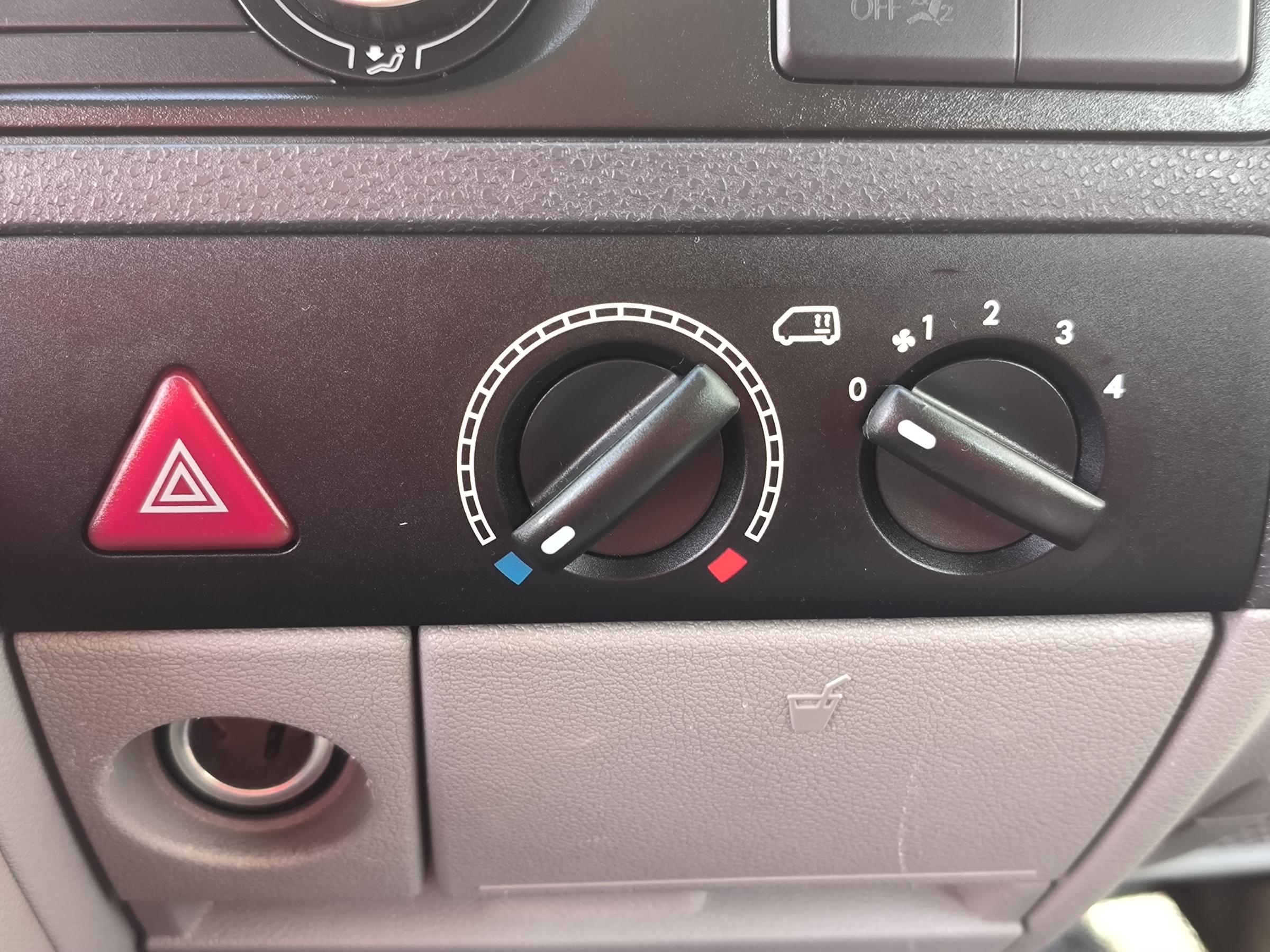 Volkswagen Transporter, 2010 - pohled č. 14