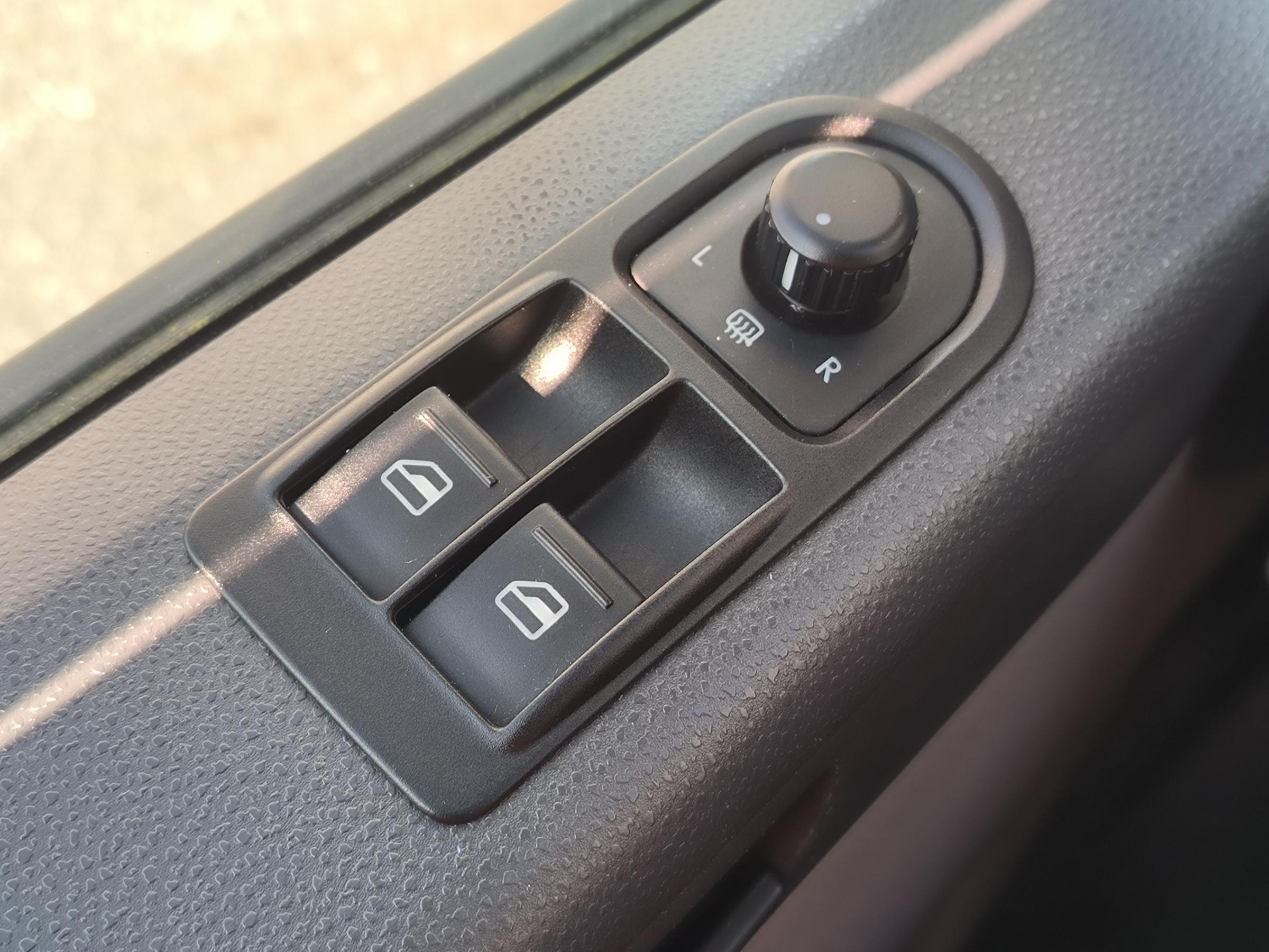 Volkswagen Transporter, 2010 - pohled č. 15