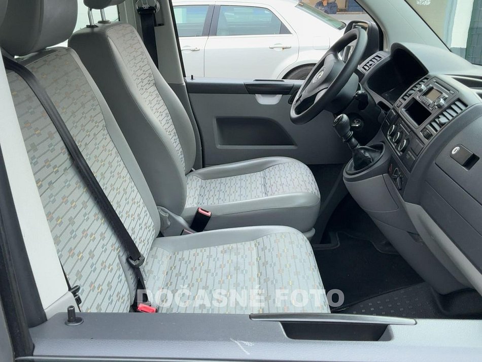 Volkswagen Transporter 2.0TDi  9míst