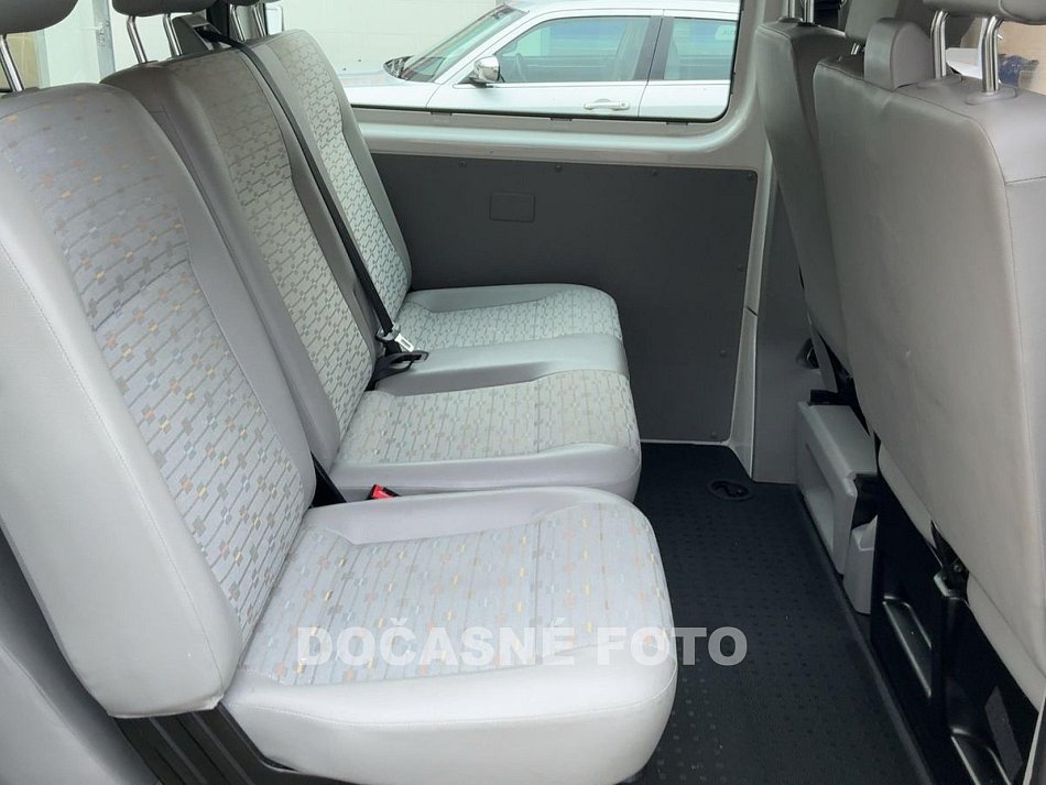 Volkswagen Transporter 2.0TDi  9míst