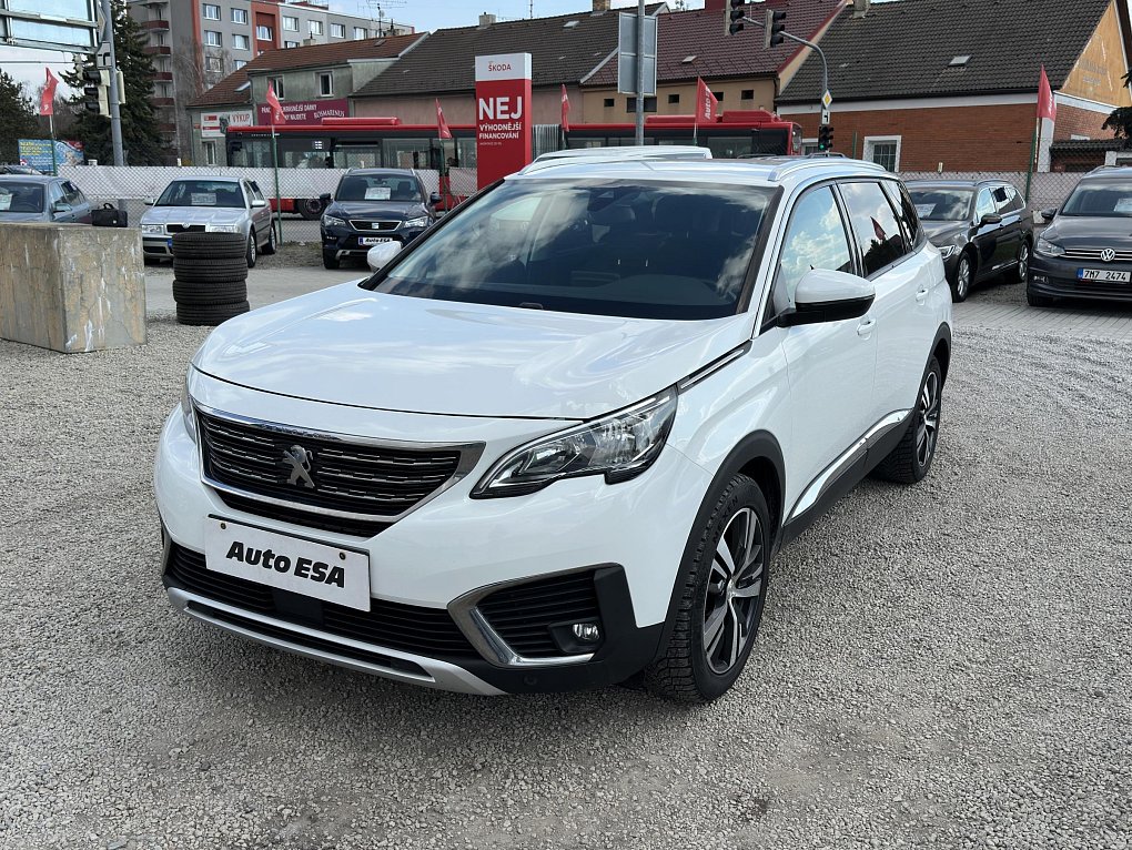 Peugeot 5008 1.2PT 