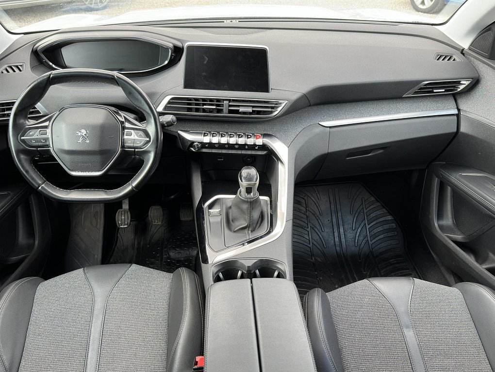 Peugeot 5008 1.2PT 