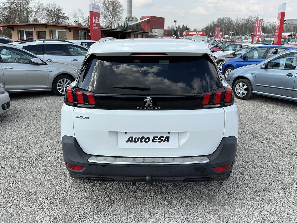 Peugeot 5008 1.2PT 