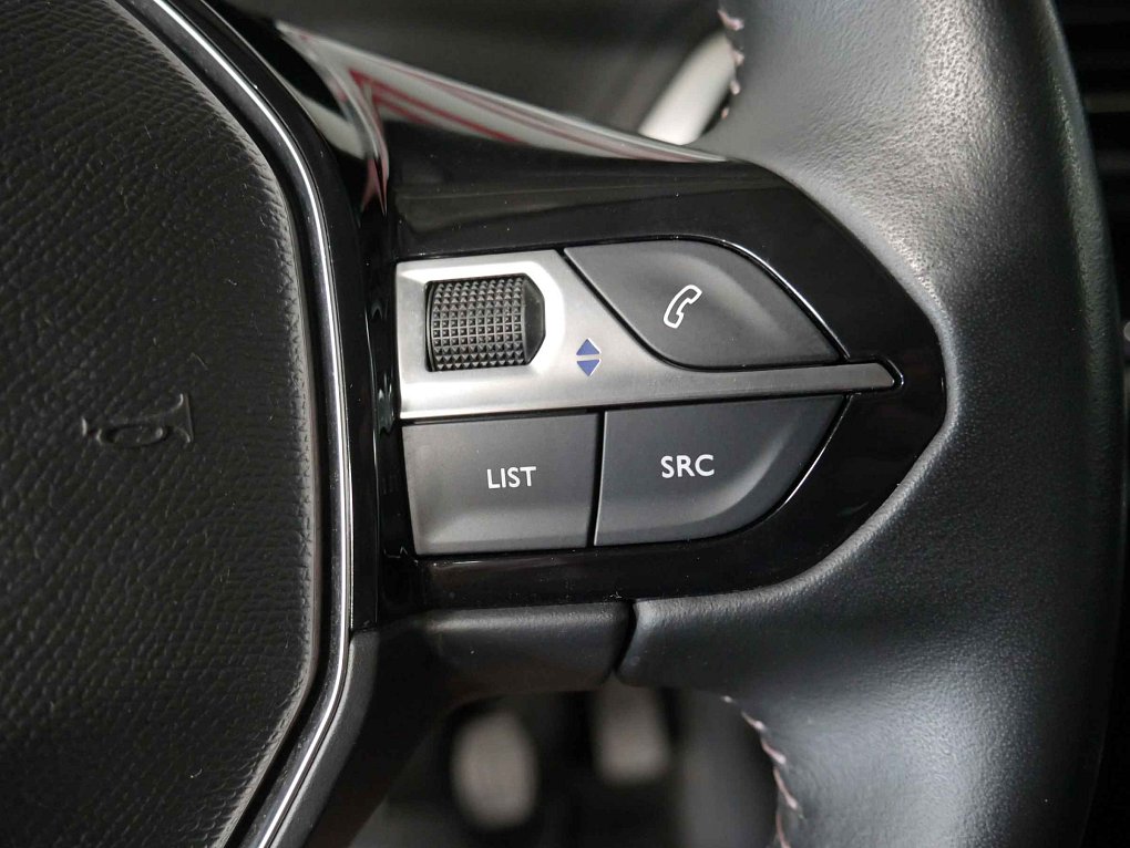 Peugeot 3008 1.2PT 