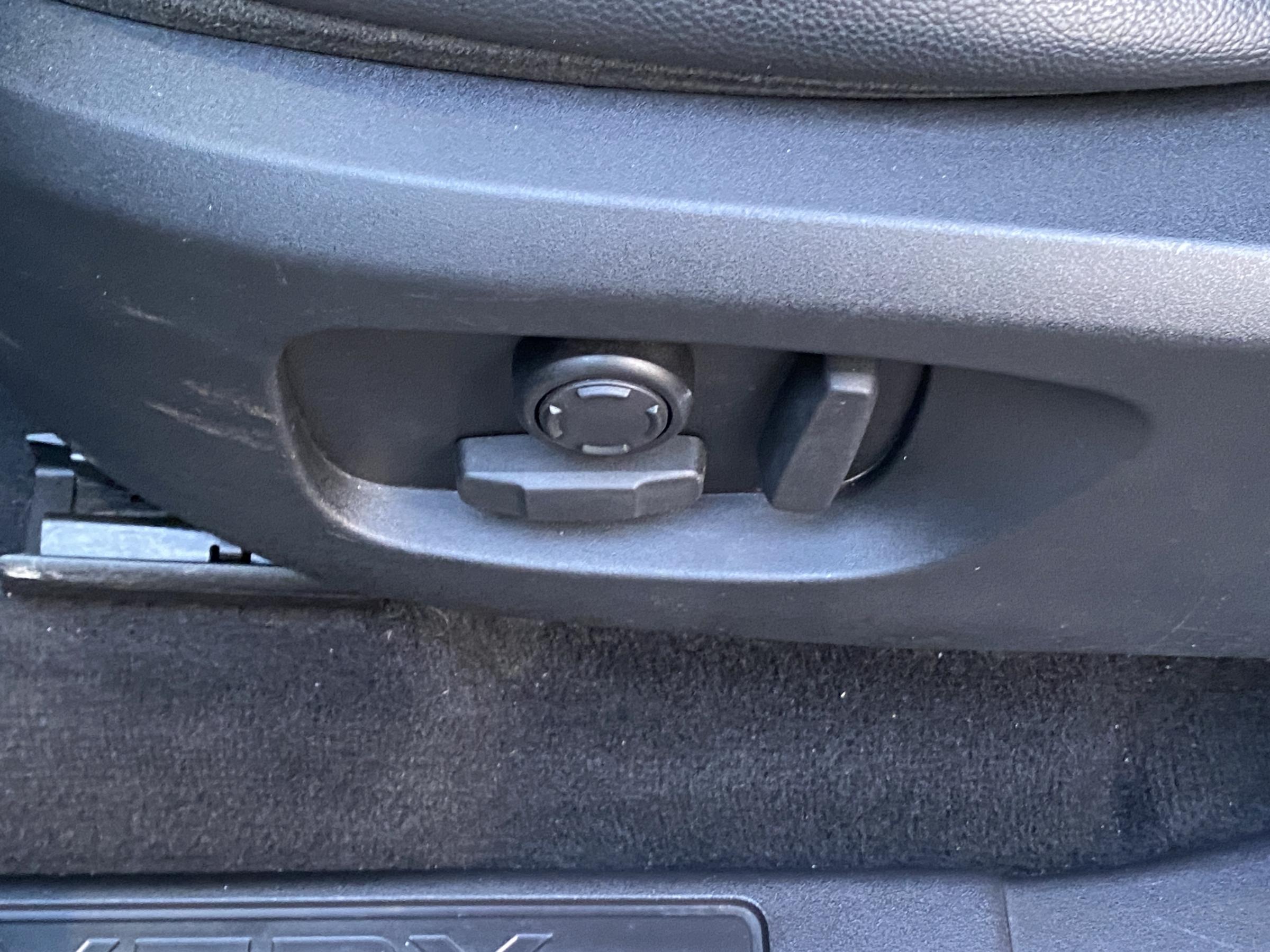 Land Rover Discovery Sport, 2016 - pohled č. 12