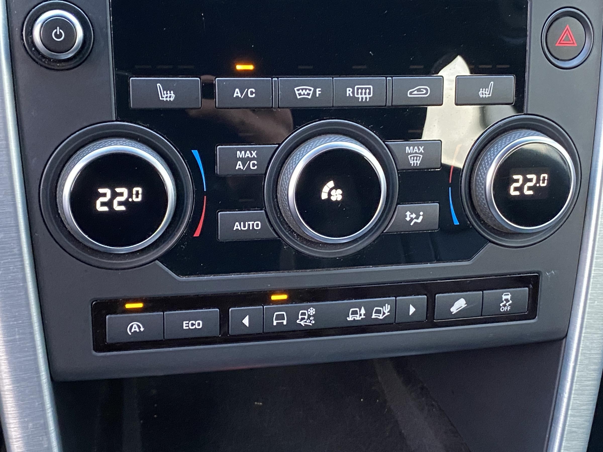 Land Rover Discovery Sport, 2016 - pohled č. 15