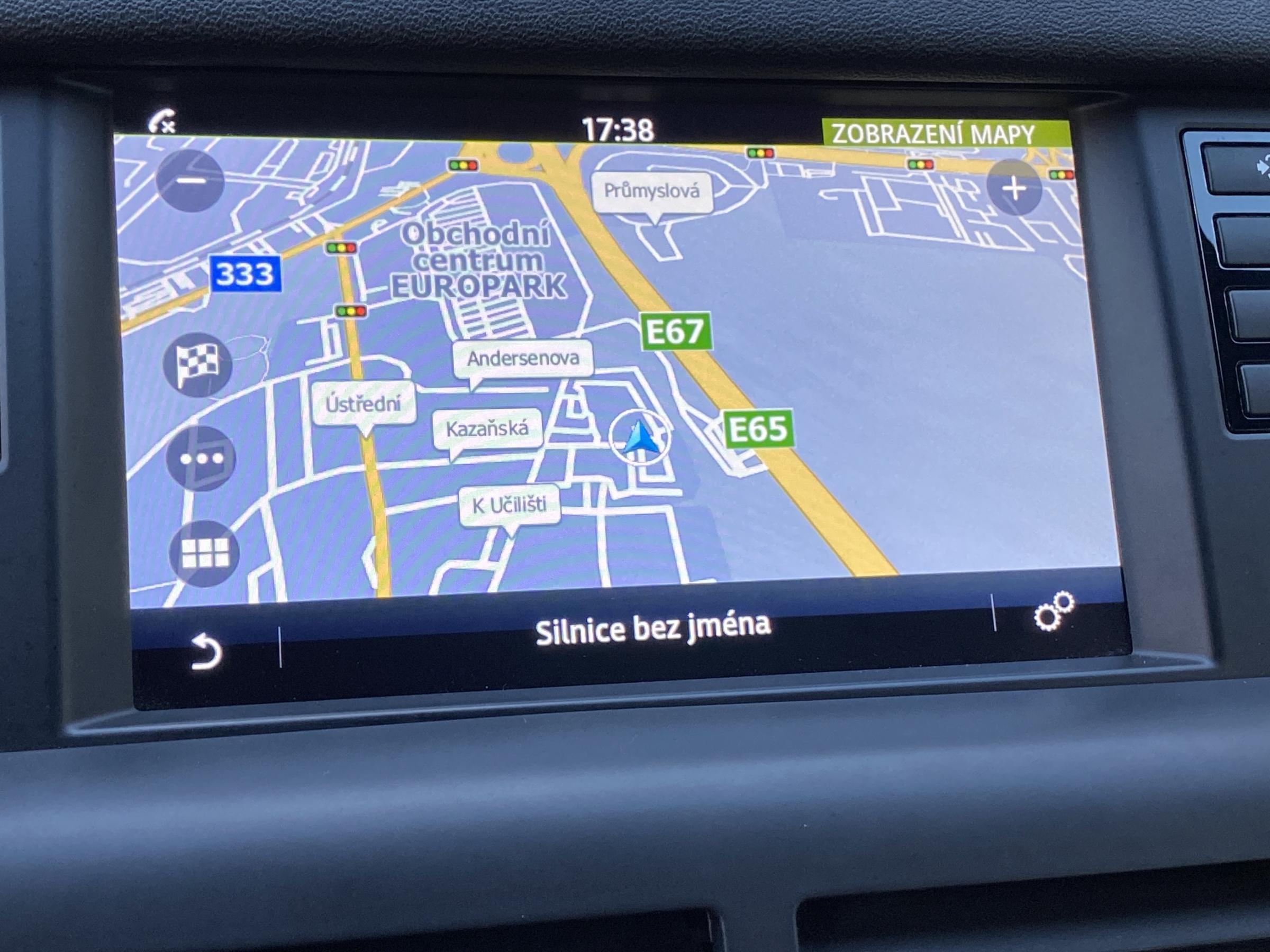 Land Rover Discovery Sport, 2016 - pohled č. 17