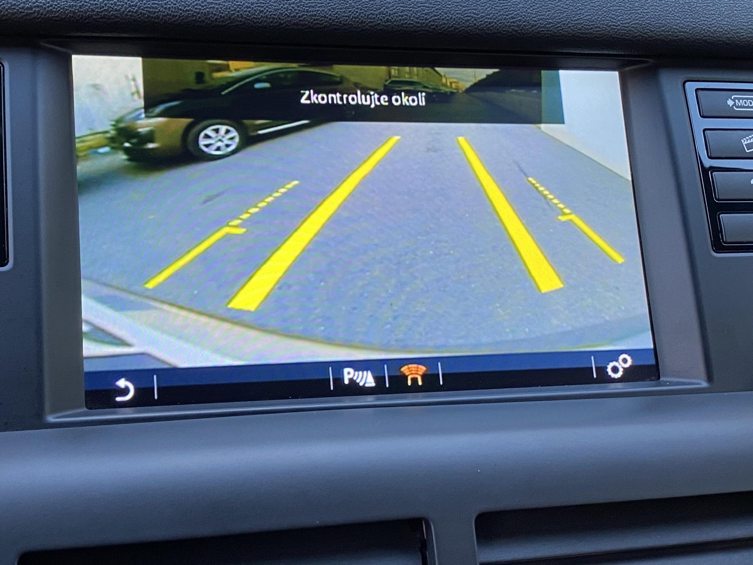 Land Rover Discovery Sport, 2016 - pohled č. 18