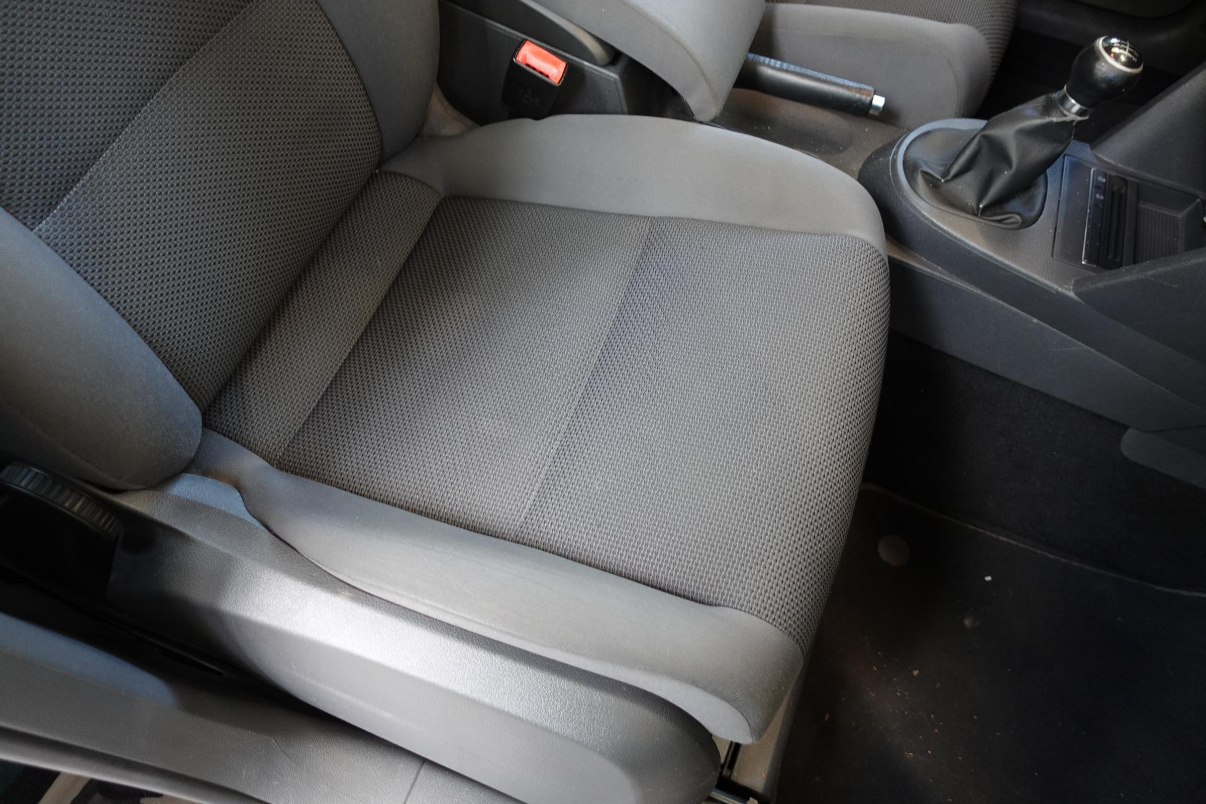 Volkswagen Touran, 2010 - pohled č. 12