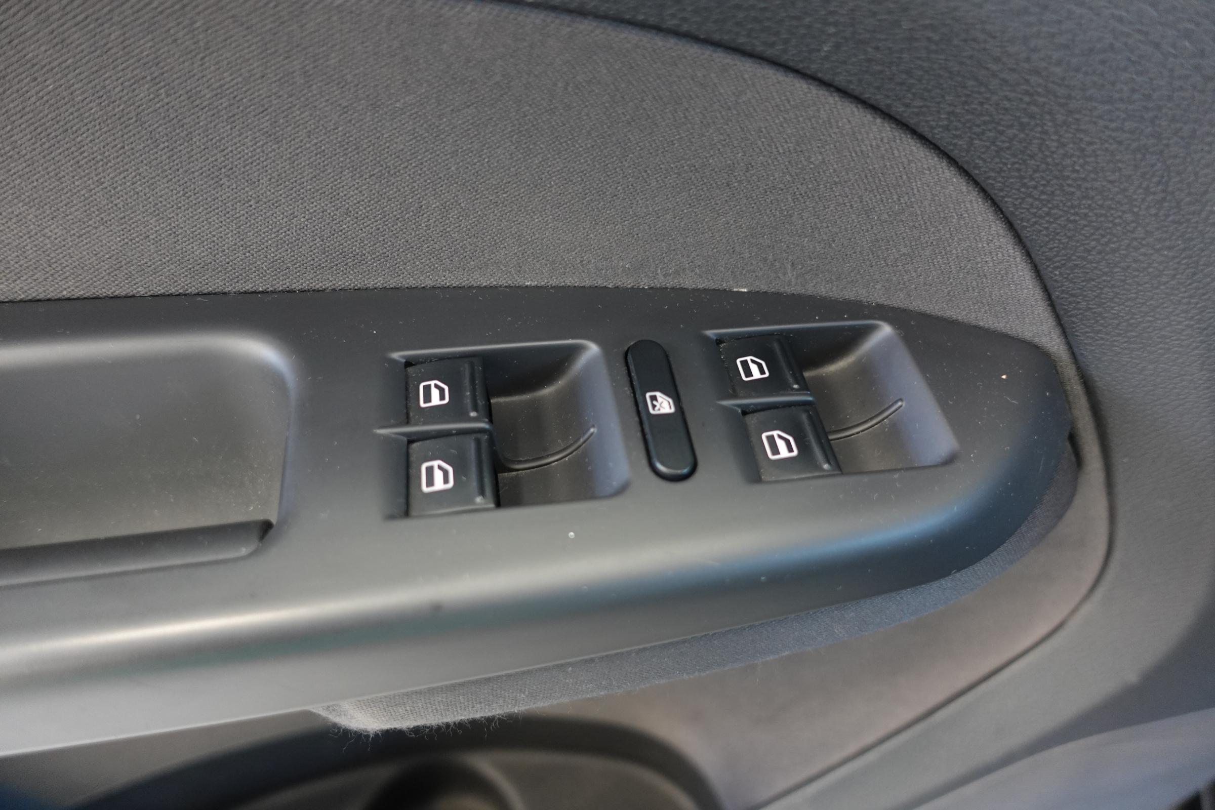 Volkswagen Touran, 2010 - pohled č. 15