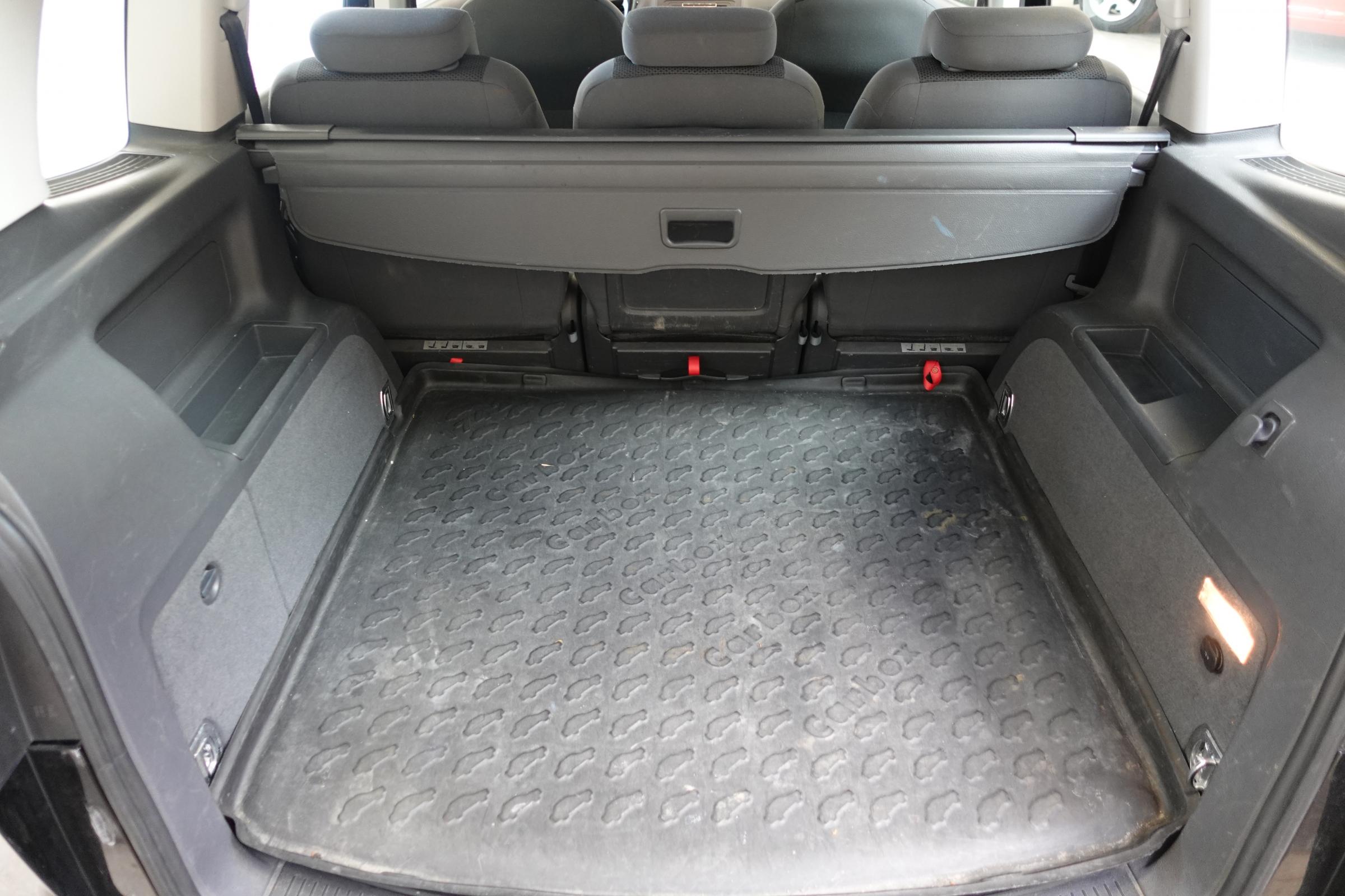 Volkswagen Touran, 2010 - pohled č. 7