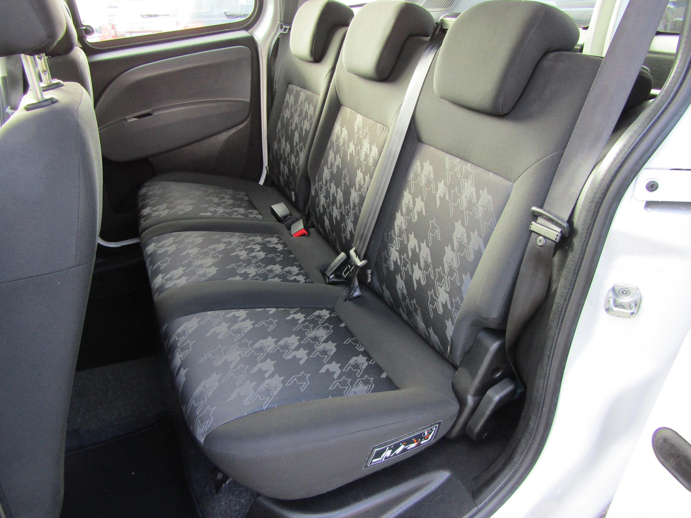 Opel Combo, 2016 - pohled č. 10