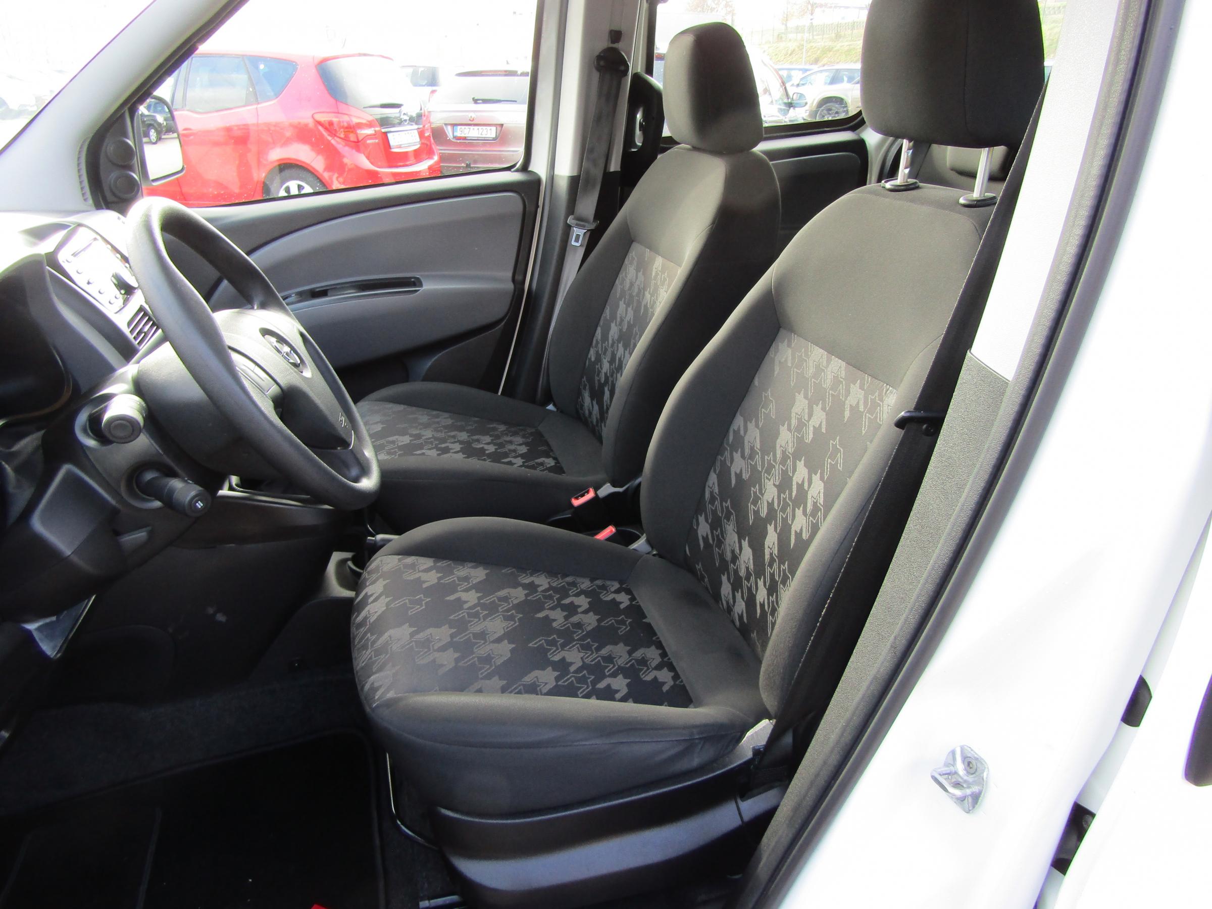 Opel Combo, 2016 - pohled č. 9