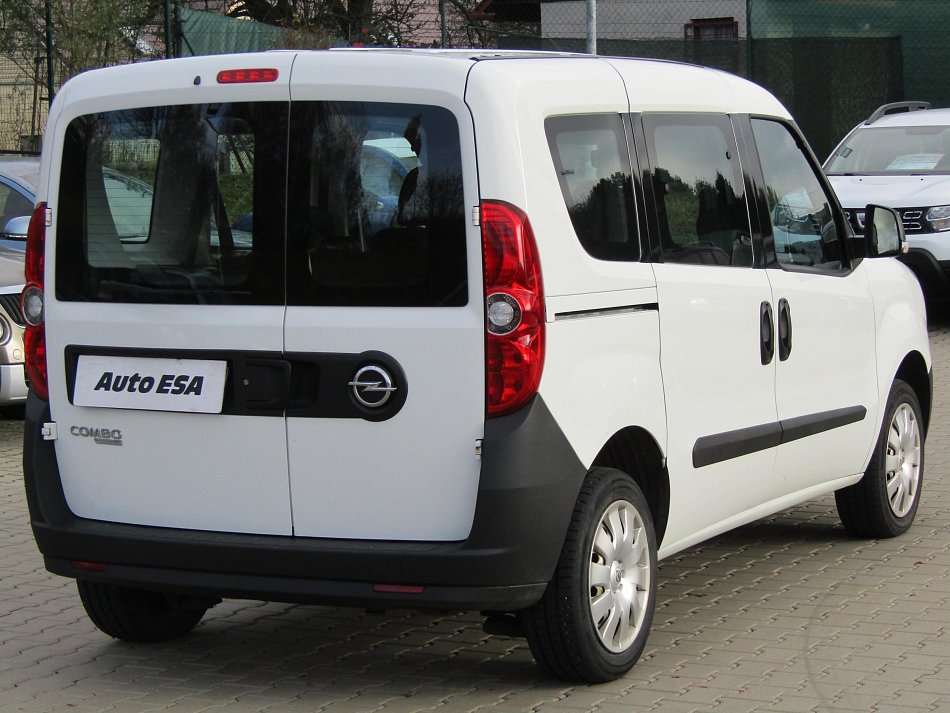 Opel Combo 1.4T 