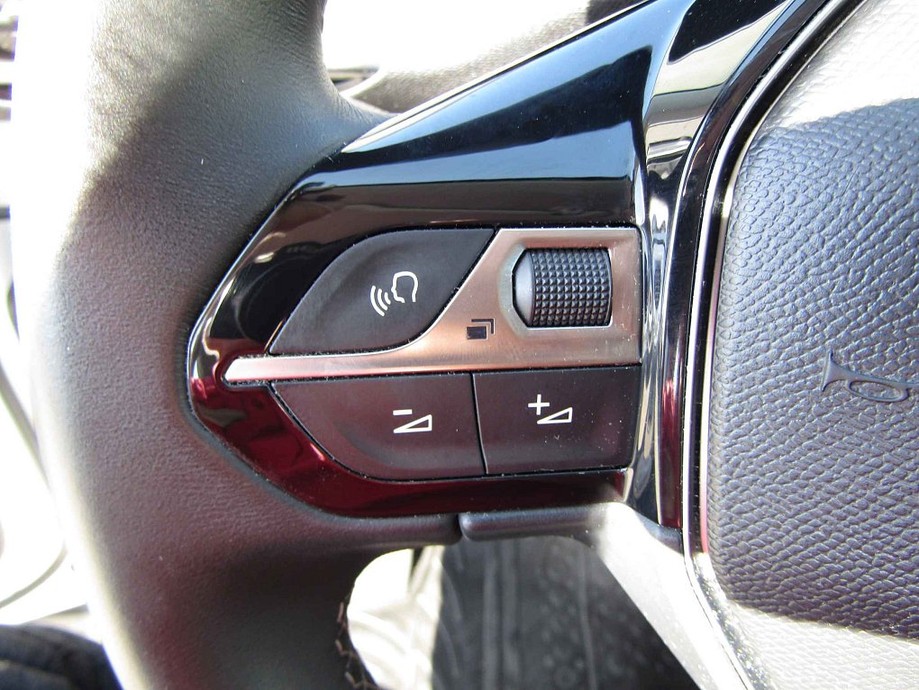 Peugeot 3008 1.2 PT 