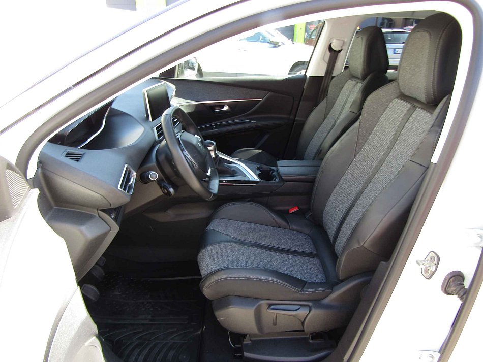 Peugeot 3008 1.2 PT 