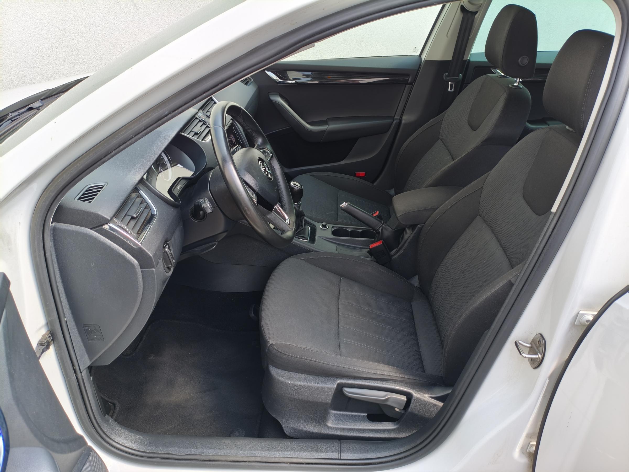 Škoda Octavia III, 2017 - pohled č. 14