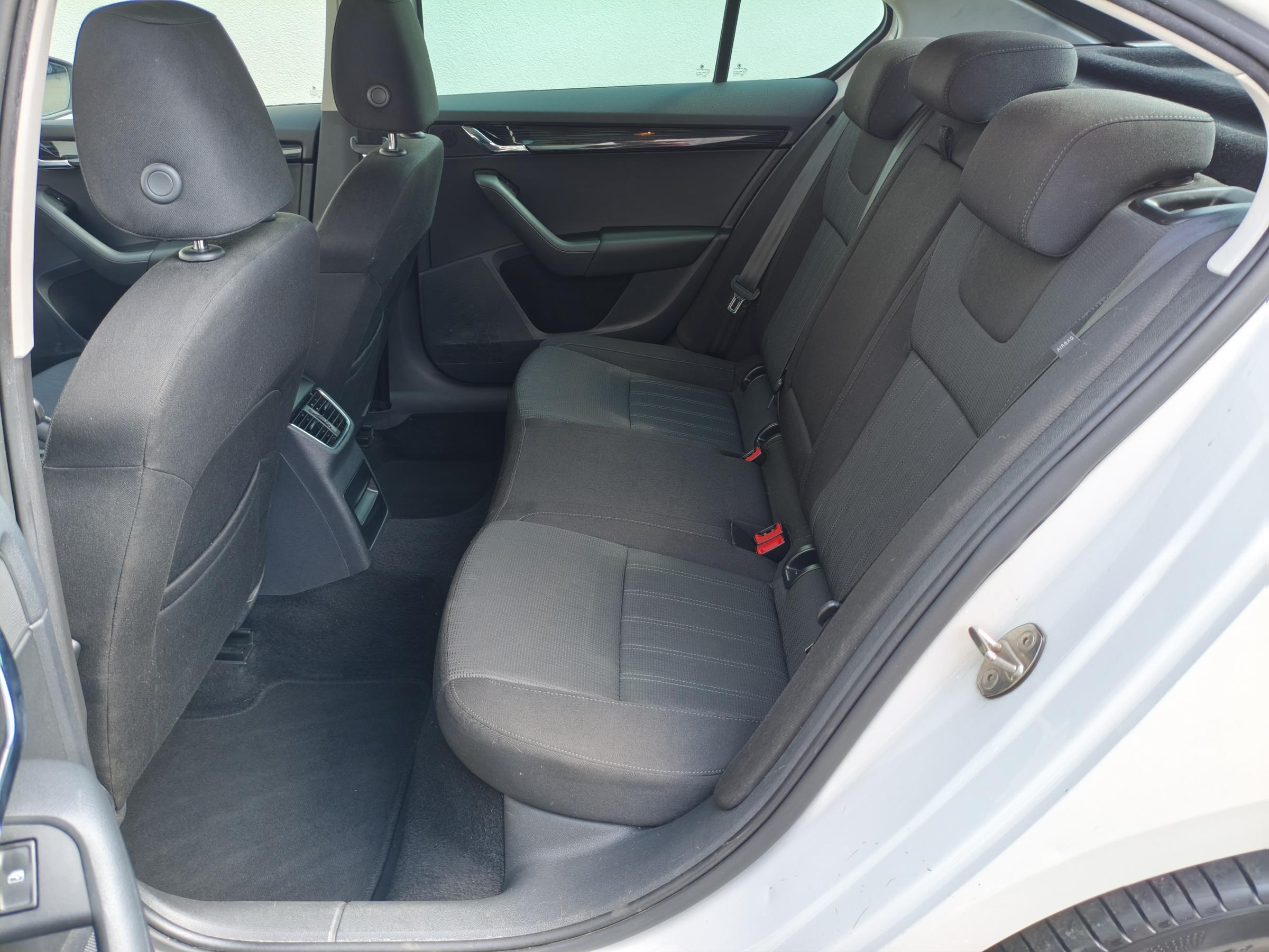 Škoda Octavia III, 2017 - pohled č. 15