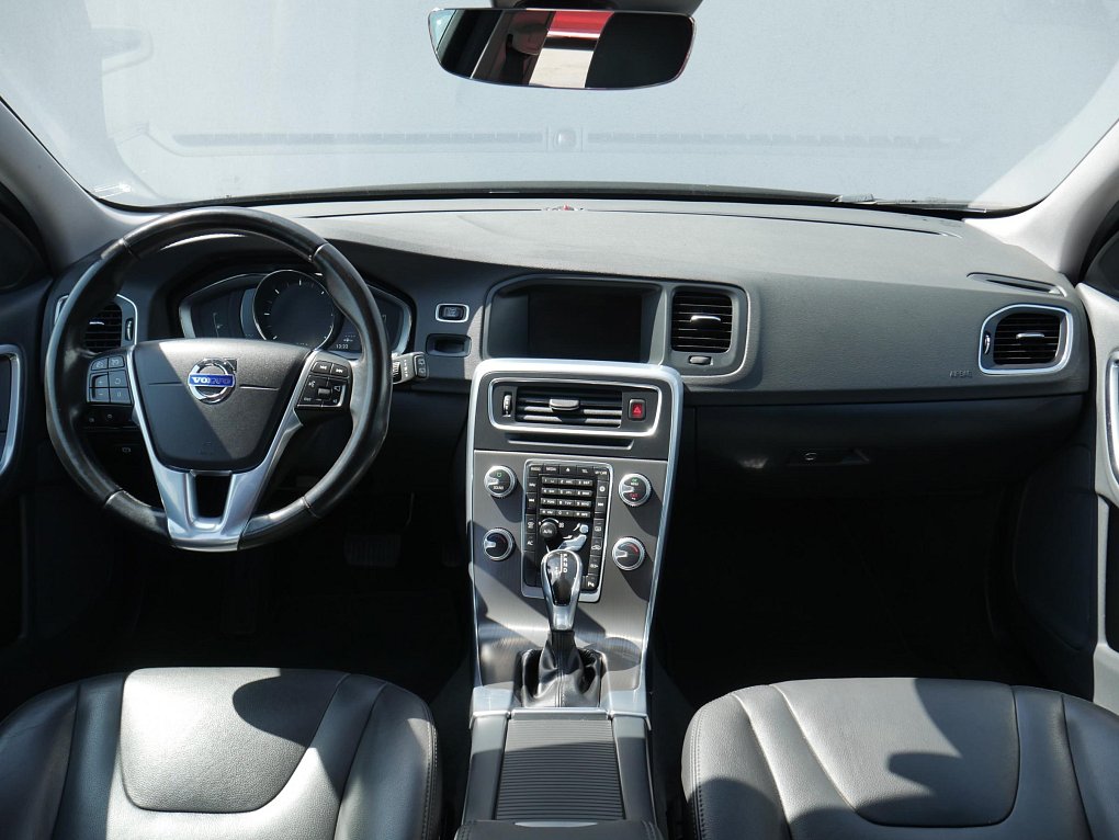 Volvo V60 2.0 D3 Summum