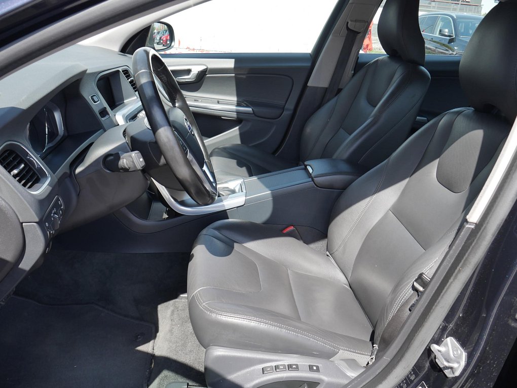 Volvo V60 2.0 D3 Summum
